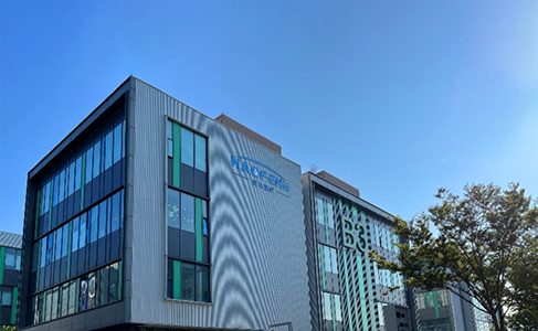 总部 上海临港新片区生命蓝湾六期