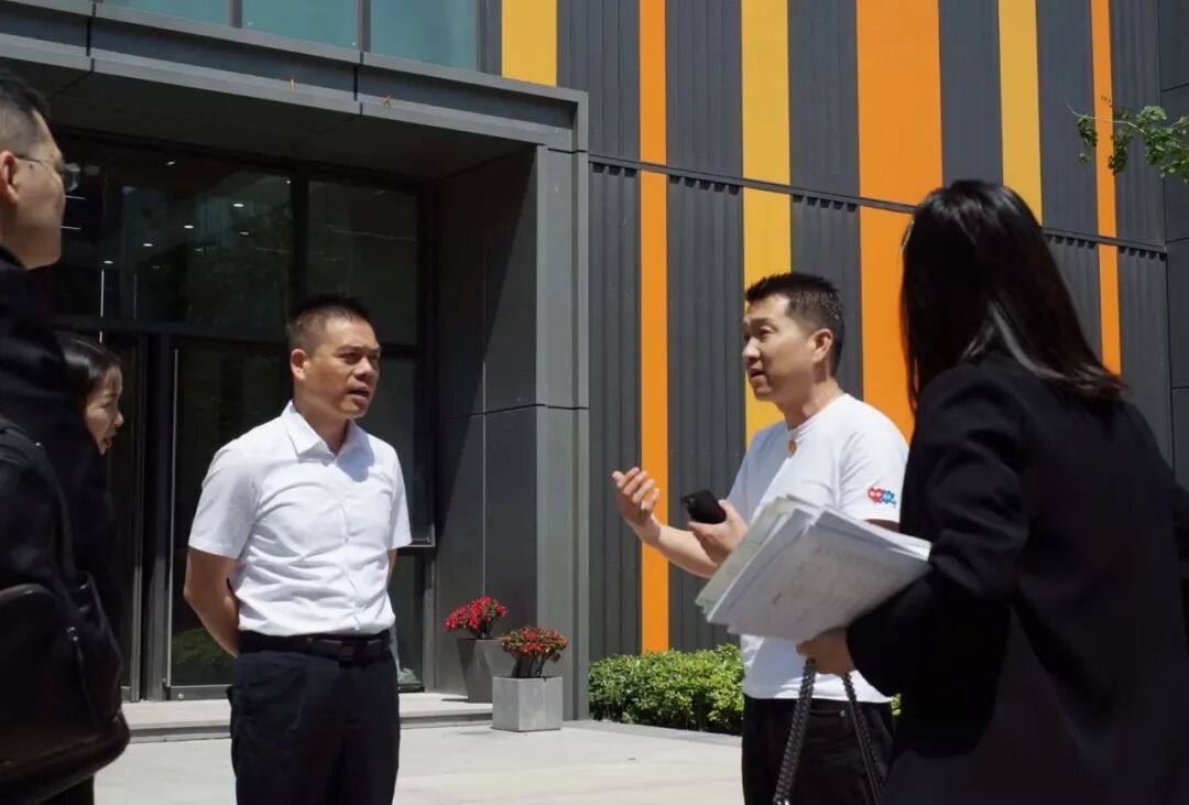 长沙天心经开区领导莅临昊丰医疗参观调研(图2)