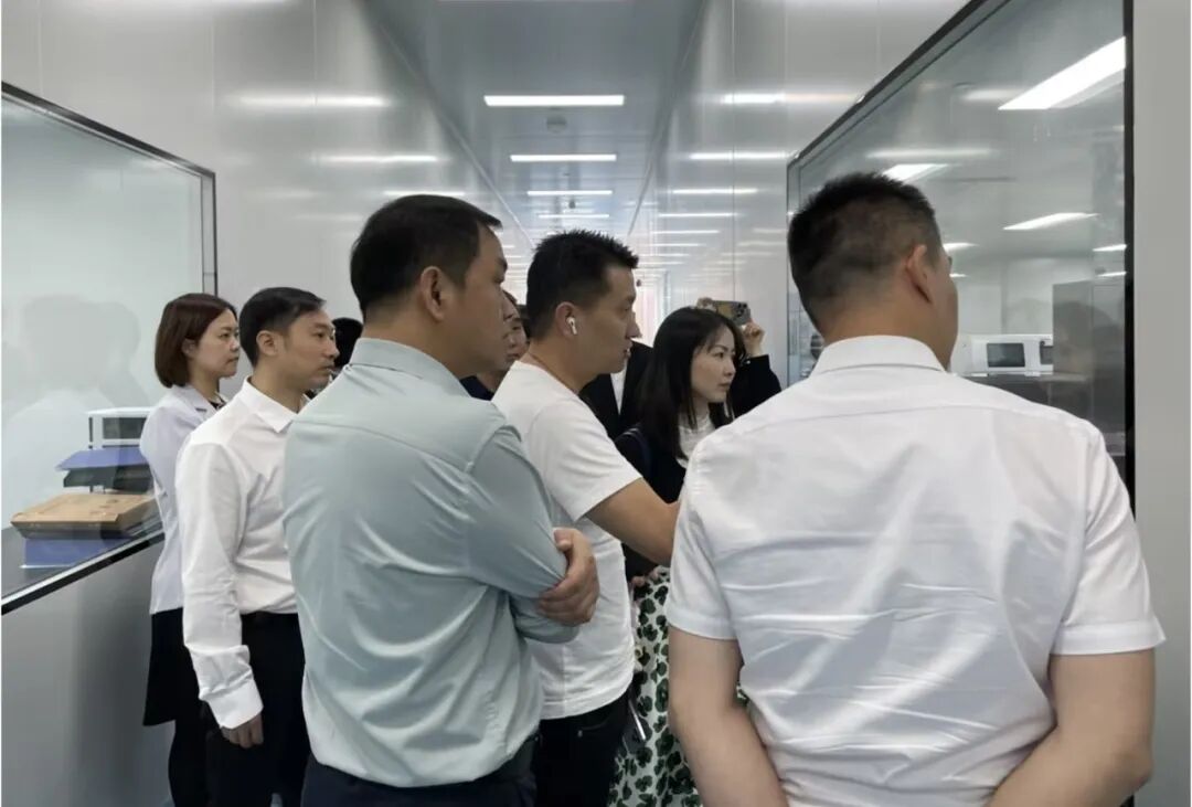 长沙天心经开区领导莅临昊丰医疗参观调研(图4)